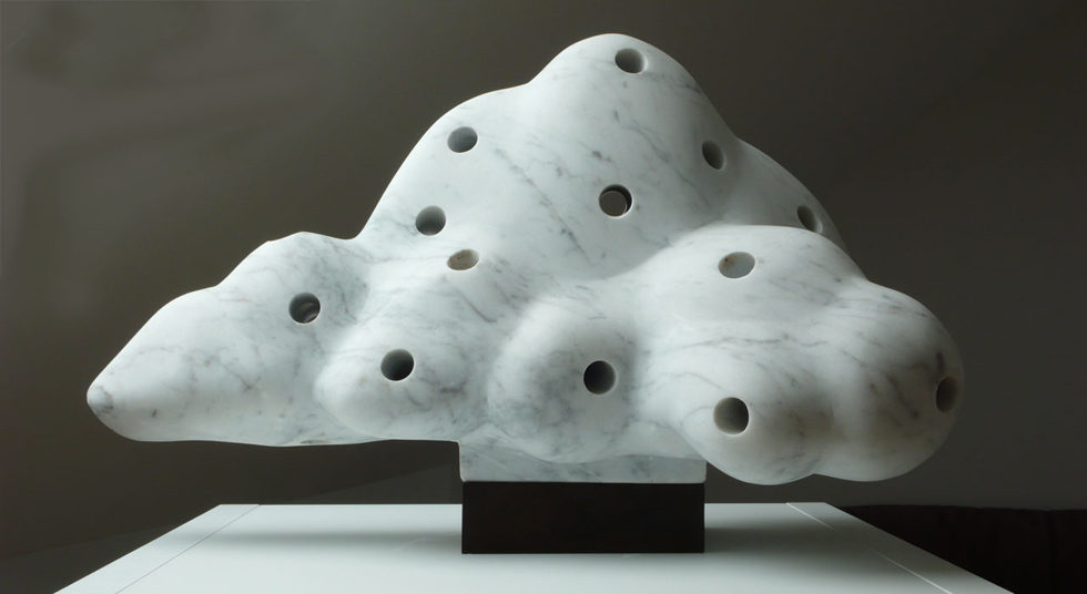  Wolke aus Marmor mit Löchern