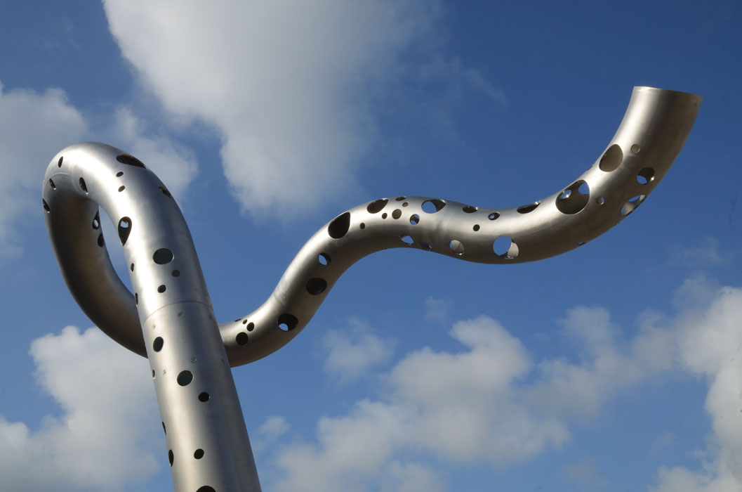 Meldorfer Schwung Blick in blauen Himmel durch bubbles