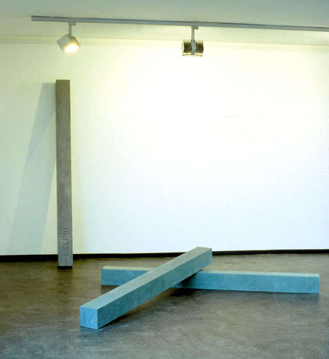 3 Steinstelen-Installation Galerie Kunst&Co in Flensburg